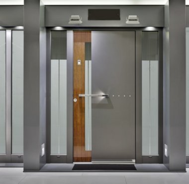 Holz- und Holz-Aluminiumtüren